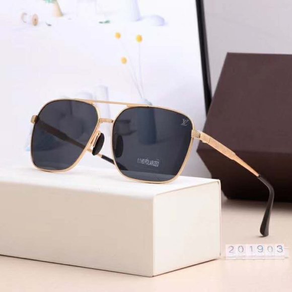 Louis Vuitton 201903 travel Polarized Sunglasses main image 9
